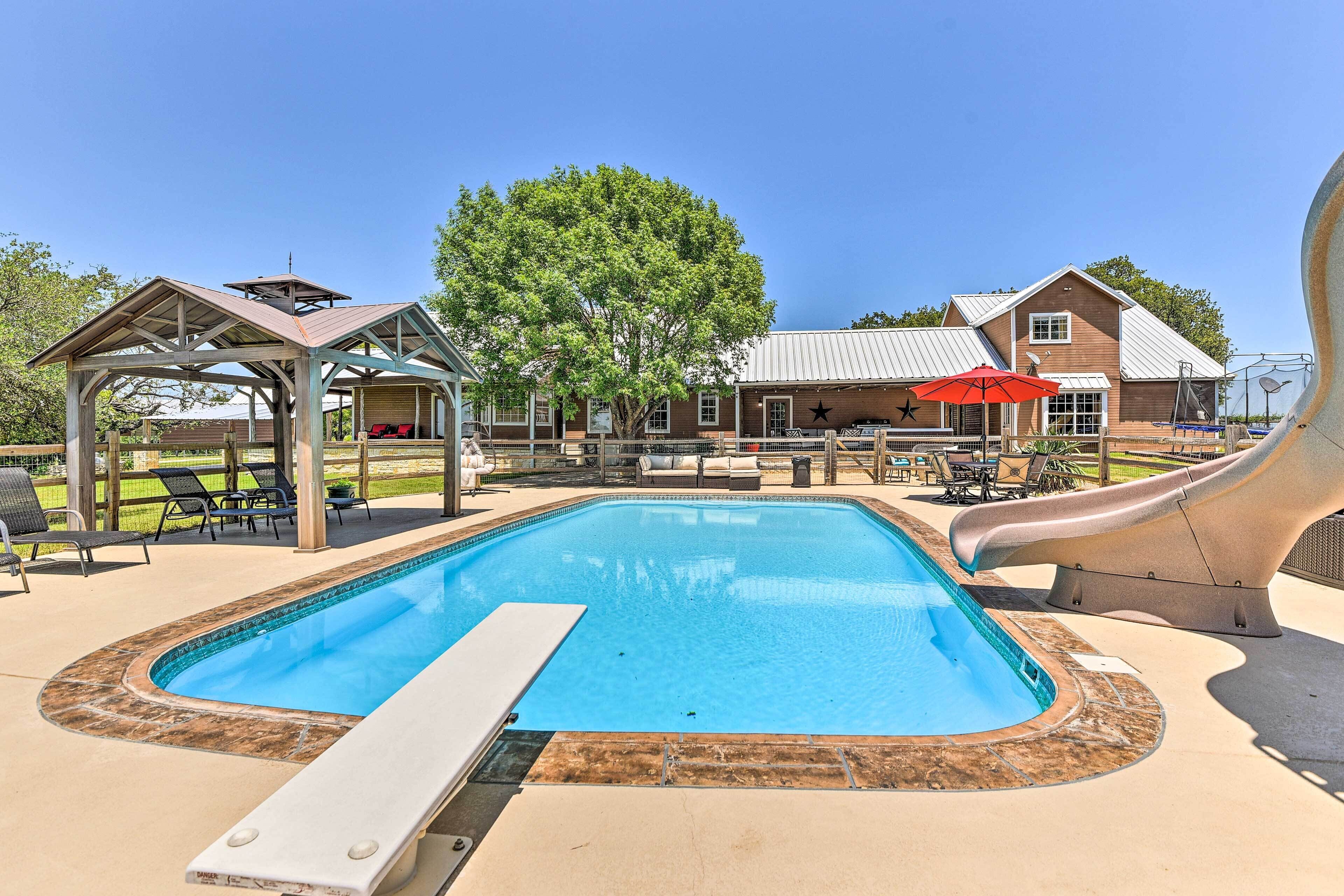 Sunset Ranch w/ Pool & Hot Tub on 29 Acres!
