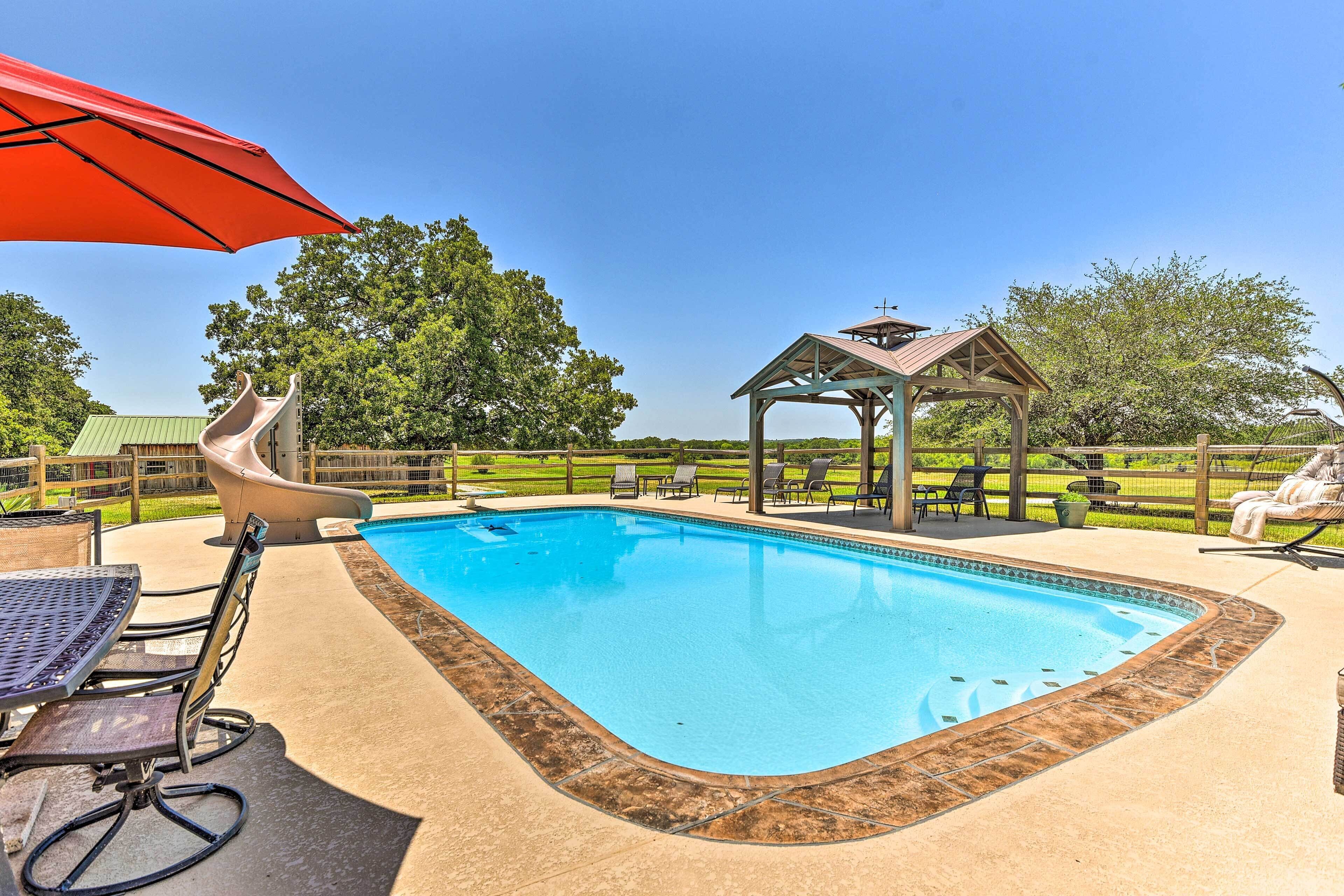 Sunset Ranch w/ Pool & Hot Tub on 29 Acres!