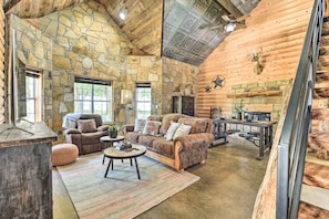 House (5 Bedrooms) | Interior