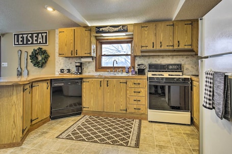 House (2 Bedrooms) | Interior