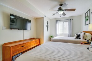 Apartment (3 Bedrooms) | Interior - Ozarks Vacation Rental Condo w/ Lake View! (Lake Ozark)