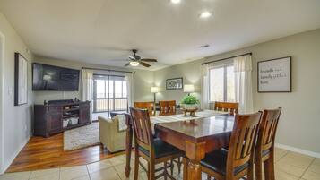 Apartment (3 Bedrooms) | Front of property
