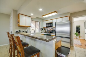 Apartment (3 Bedrooms) | Interior - Ozarks Vacation Rental Condo w/ Lake View! (Lake Ozark)