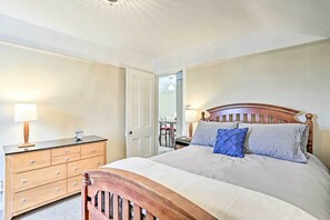 Apartemen (2 Bedrooms) | 2 kamar tidur, setrika/meja setrika, dan seprai linen