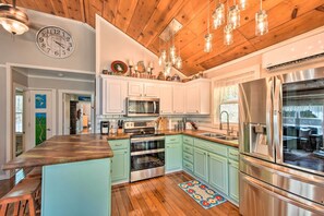 House (3 Bedrooms) | Interior