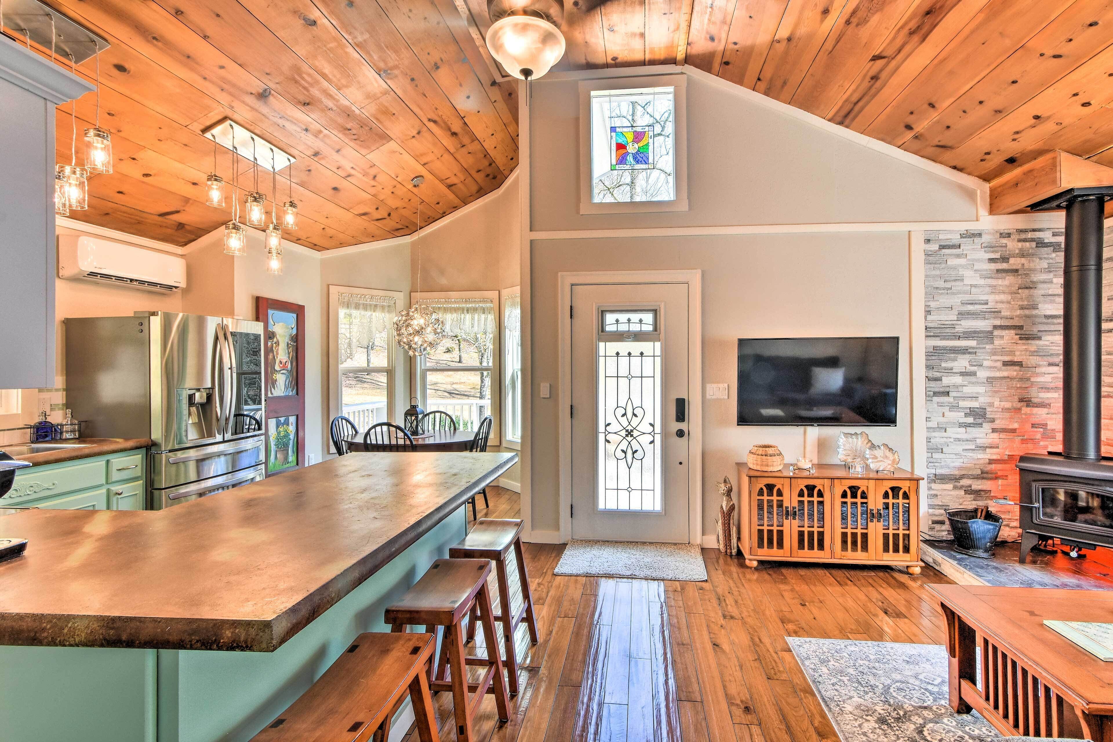 House (3 Bedrooms) | Interior