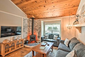 House (3 Bedrooms) | Front of property