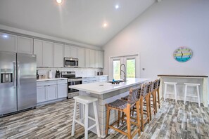 Microwave, oven, stovetop, dishwasher - Bay St Louis Home w/ Private Pool + Boat Dock (Bay St Louis)