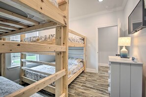 3 bedrooms, iron/ironing board, bed sheets - Bay St Louis Home w/ Private Pool + Boat Dock (Bay St Louis)