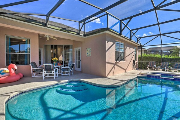 Outdoor pool - Family-friendly Escape w/ Smart TVs & Themed Rooms (Davenport)