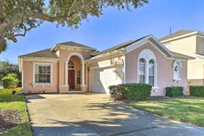 Exterior - Family-friendly Escape w/ Smart TVs & Themed Rooms (Davenport)