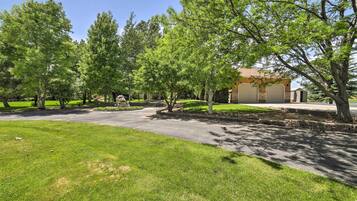 House (5 Bedrooms) | Interior