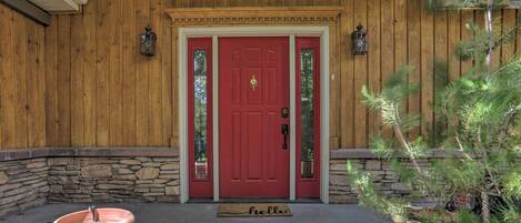 House (5 Bedrooms) | Interior