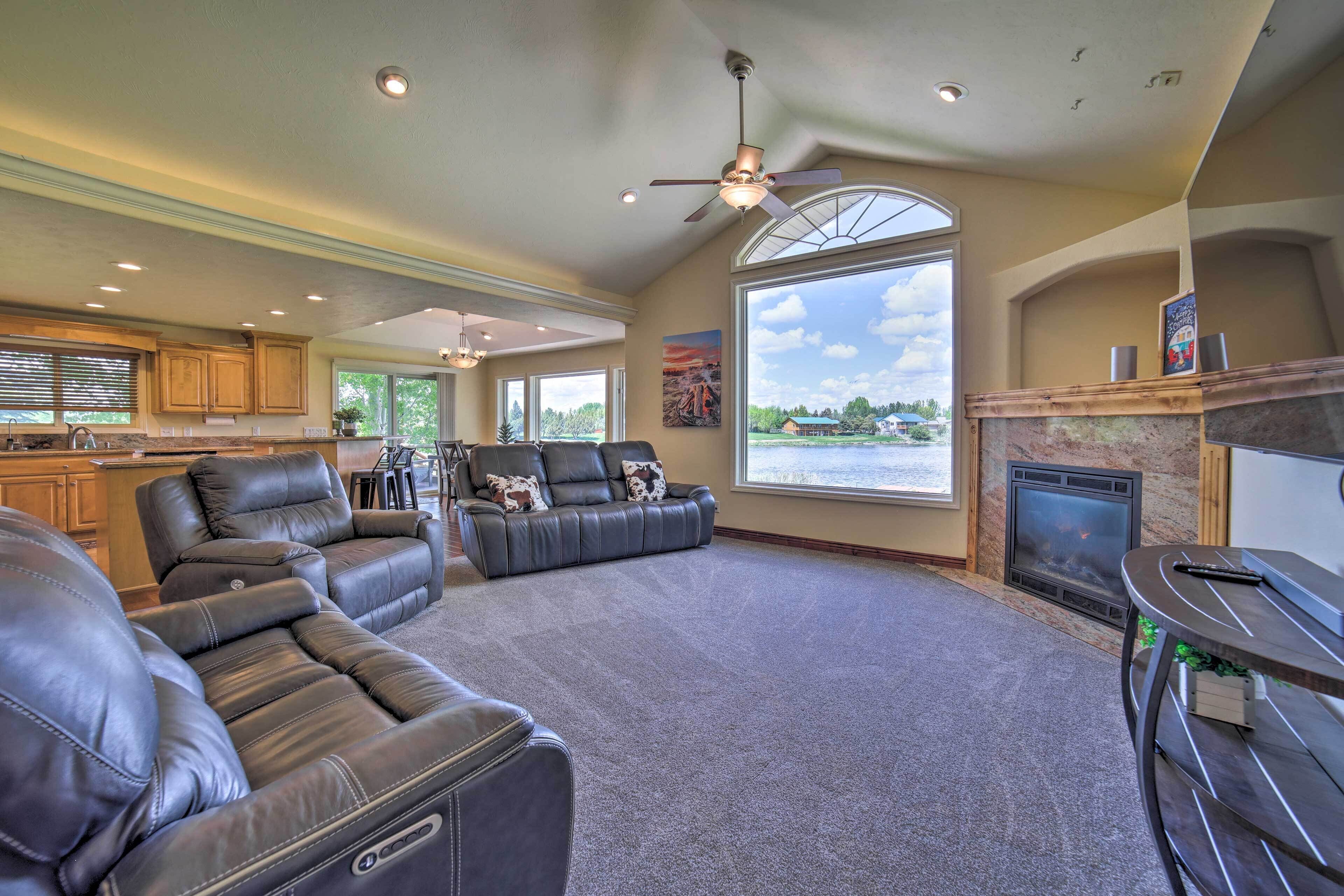 House (5 Bedrooms) | Interior