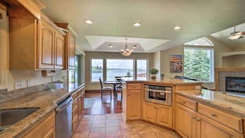 House (5 Bedrooms) | Private kitchen | Microwave, oven, stovetop, dishwasher