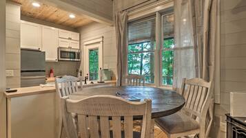 Rumah (2 Bedrooms) | Interior