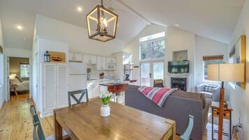 House (2 Bedrooms) | Front of property