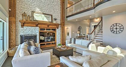 Lavish Lake House, Near Vineyards + Marinas!