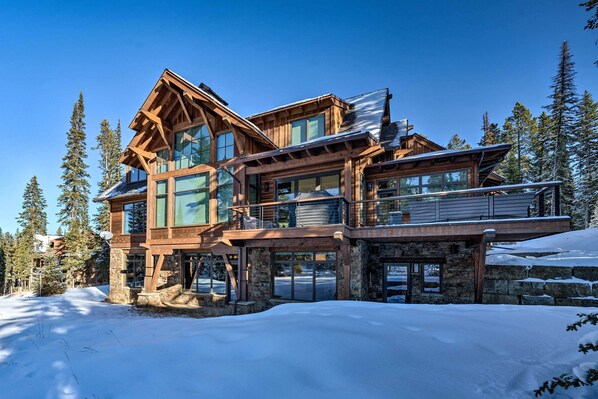 House (6 Bedrooms) | Interior