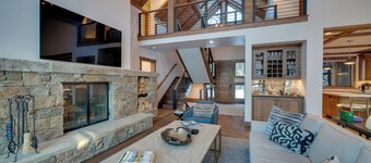 Custom Ski-in/out Chalet With Hot Tub & Wet Bars!