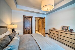 House (6 Bedrooms) | Interior