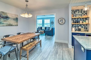 Apartment (2 Bedrooms) | Interior - Immaculate Long Beach Apt w/ Gorgeous Kitchen (Long Beach)