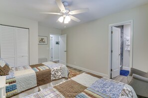 House (4 Bedrooms) | Interior - 1 Mi to Harbour Town: Sea Pines Resort Home (Hilton Head Island)