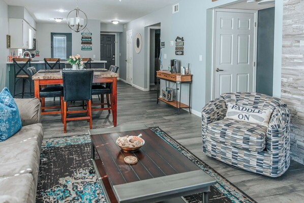 Interior - Updated Branson Condo w/ Indoor Pool Access! (Branson)