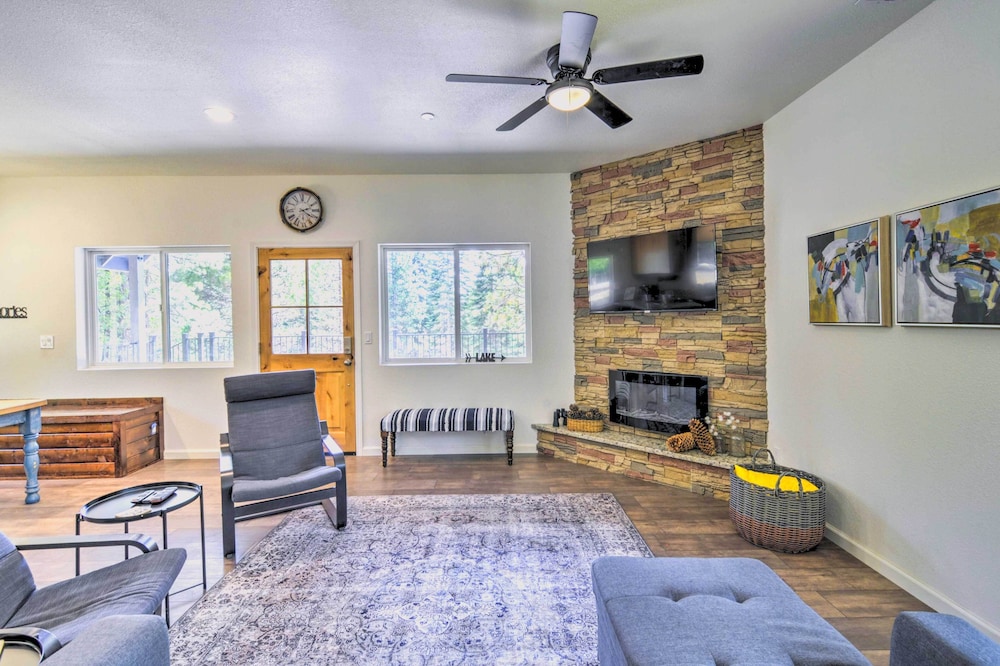 Home With Hot Tub ~ 1/2 Mile to Boat Launch!