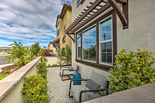 Relaxing Roseville Home w/ Outdoor Amenities