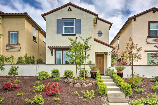 House (3 Bedrooms) | Front of property