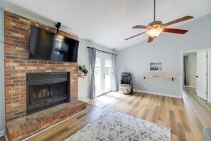 Apartment (2 Bedrooms) | Interior - Charming Jacksonville Abode w/ Patio! (Jacksonville)