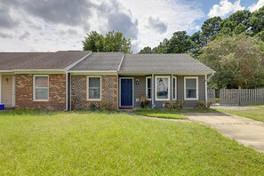Interior - Charming Jacksonville Abode w/ Patio! (Jacksonville)