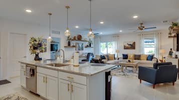 ุงูู
ูุดุฃุฉ ู
ู ุงูุฏุงุฎู