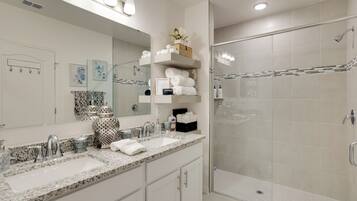 Rumah (4 Bedrooms) | Interior