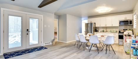 House (5 Bedrooms) | Interior