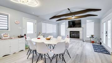 House (5 Bedrooms) | Interior