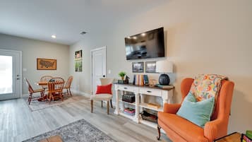 Apartment (2 Bedrooms) | Front of property