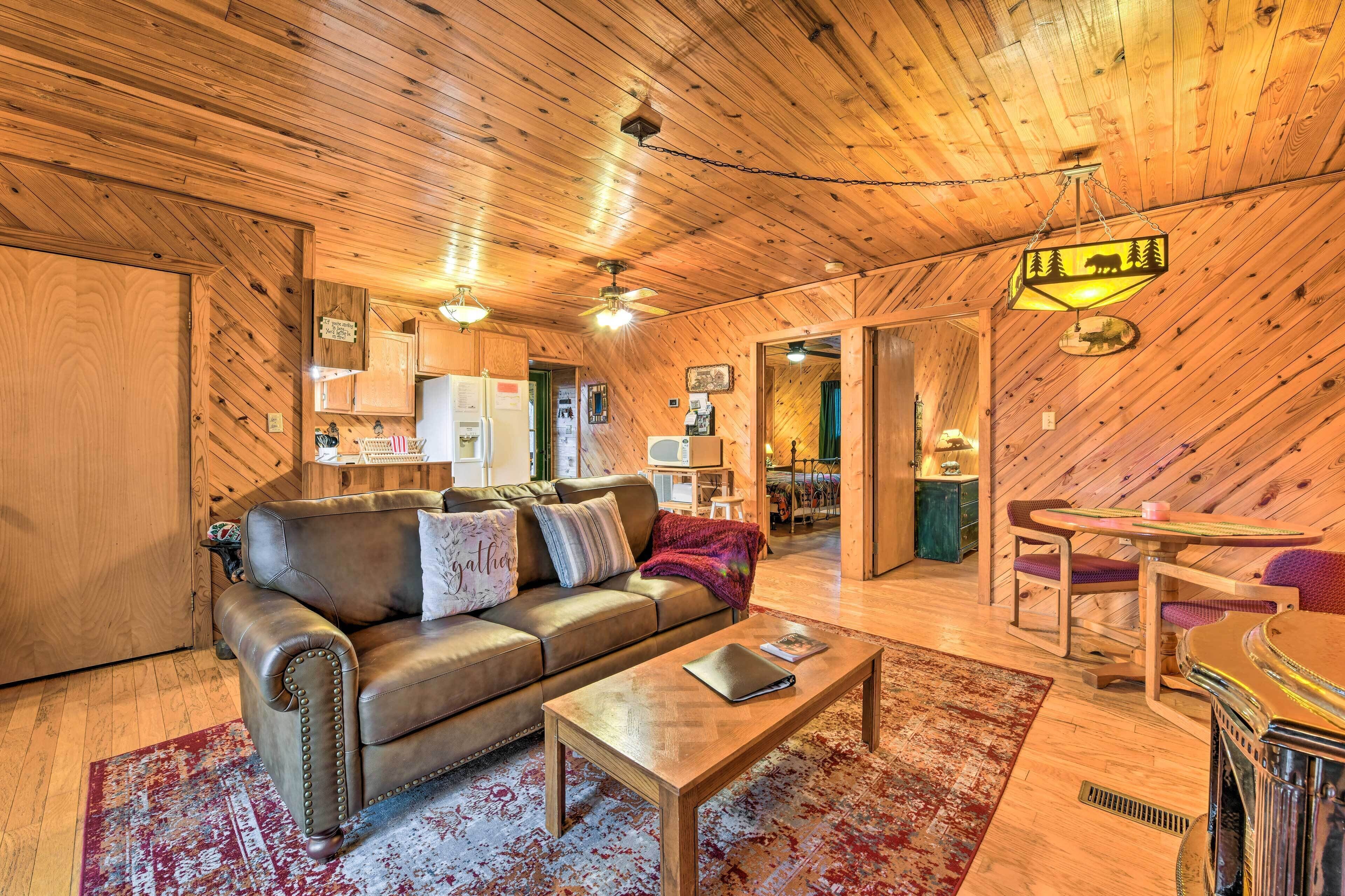 House (2 Bedrooms) | Interior