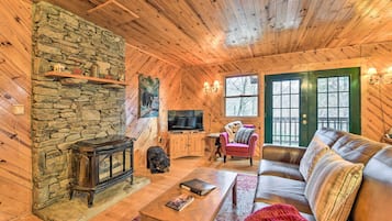 House (2 Bedrooms) | Front of property