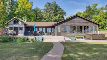 House (4 Bedrooms) | Front of property