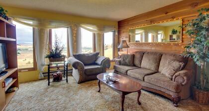 Yellowstone Country Retreat: Stunning Views!