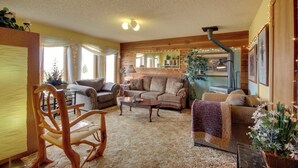 TV - Yellowstone Country Retreat: Stunning Views! (Livingston)