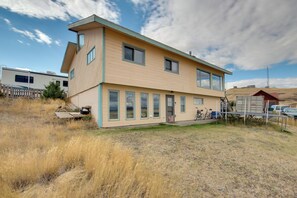 Exterior - Yellowstone Country Retreat: Stunning Views! (Livingston)