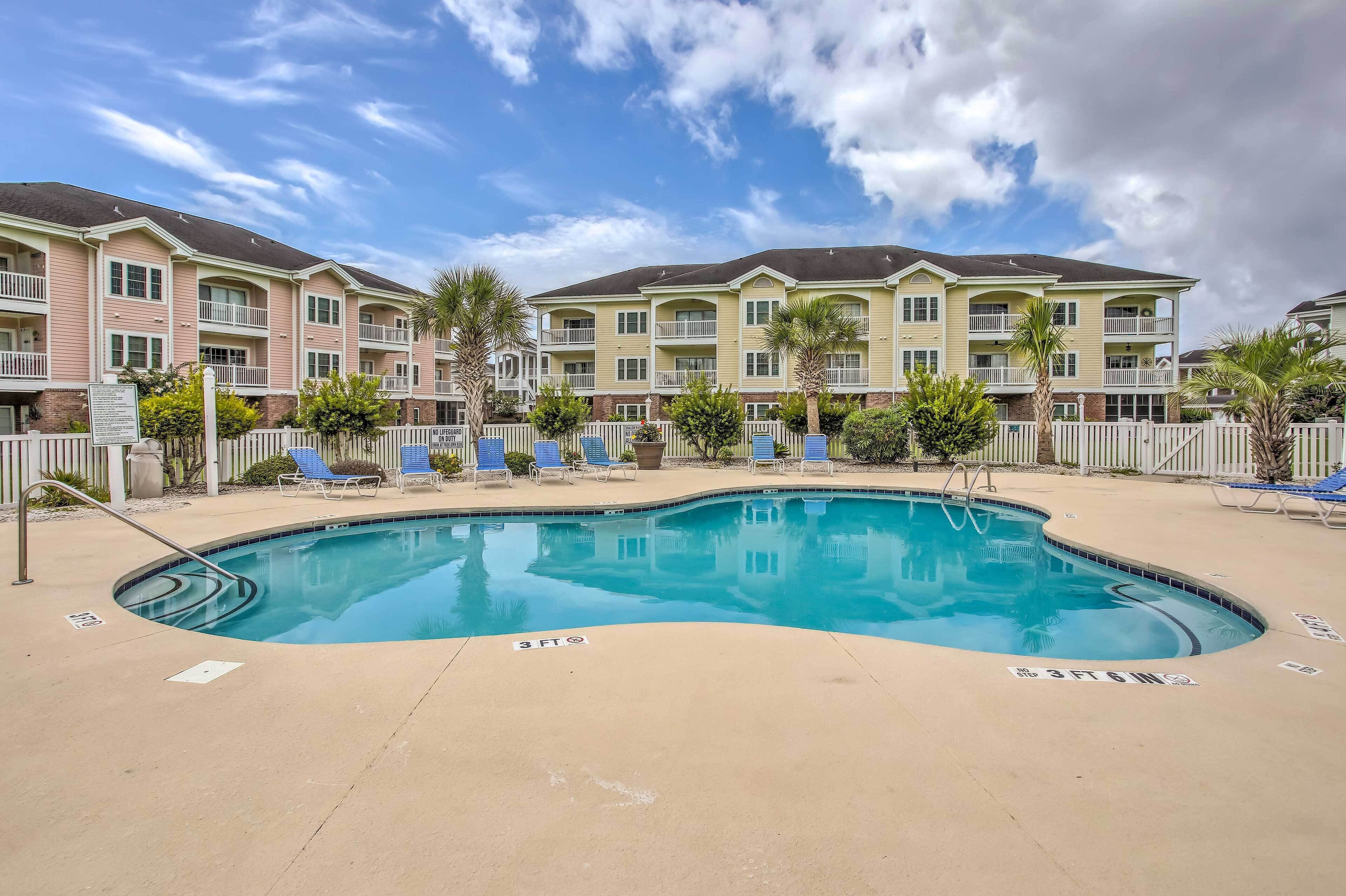 Sunny Condo, 3 Mi to Broadway at the Beach!