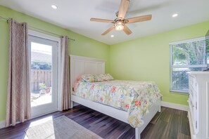 House (3 Bedrooms) | Interior - Tropical Naples Home Rental w/ Yard Near Beaches! (Naples)