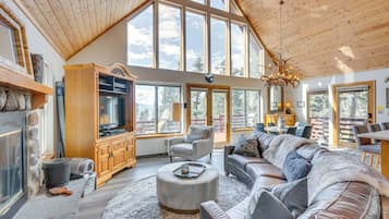 House (4 Bedrooms) | Front of property