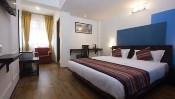 Deluxe-rum | Skrivbord och gratis wi-fi