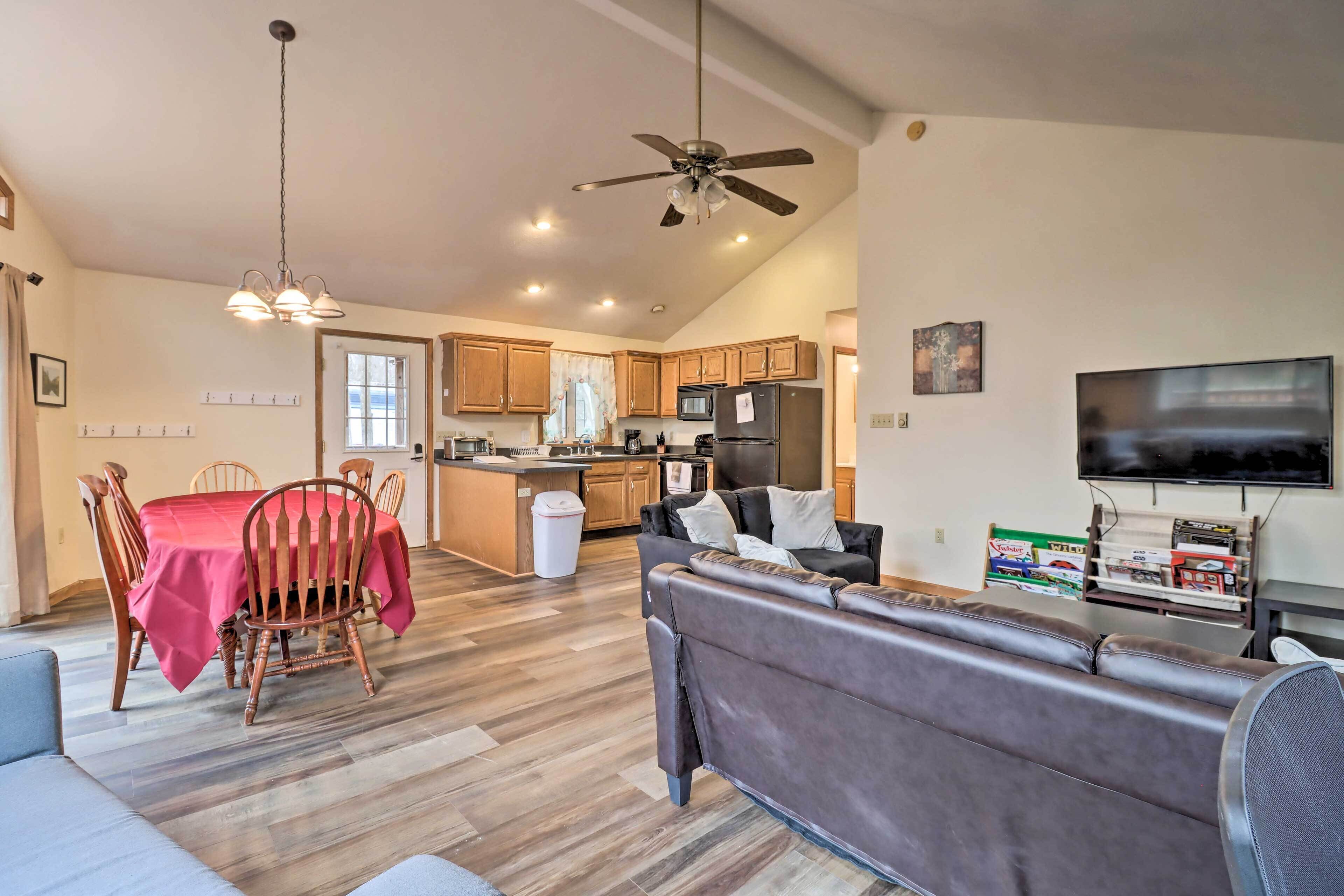 Rustic Poconos Retreat w/ Grill, 1 Mile to Lake!