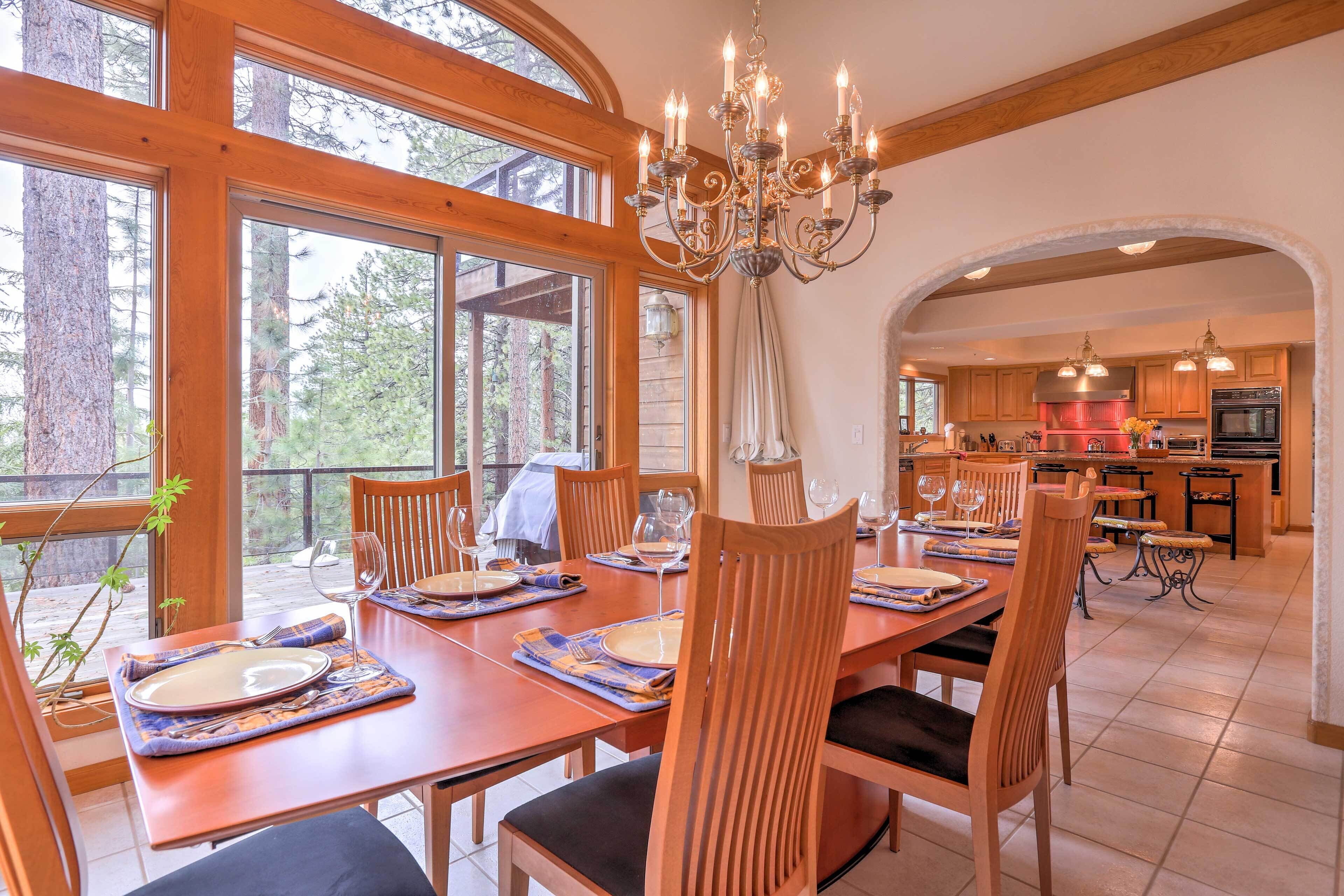 Mountain Chalet - 1 Mi to Skiing & Incline Village